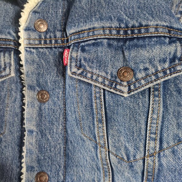 Levi’s Premium Mens S‎ Sherpa Lined Denim Trucker Jacket Blue Western Light Wash - Picture 8 of 13